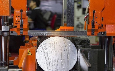 青白江立式金属带锯床切削出现跑带故障解决方法！